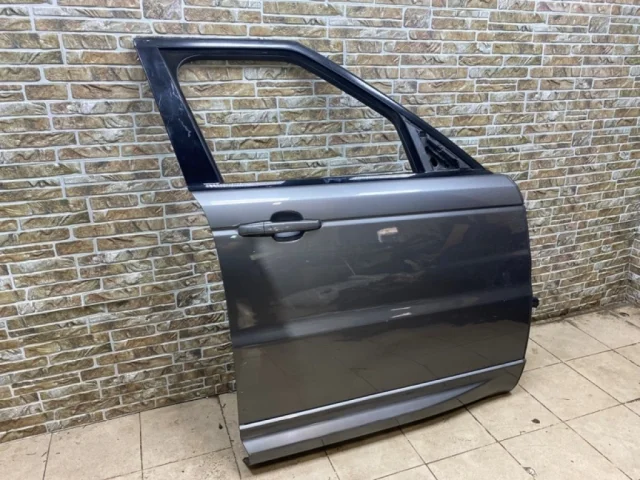 Дверь передняя правая для Land Rover Range Rover Sport L494 2013-2017 на фотографиях