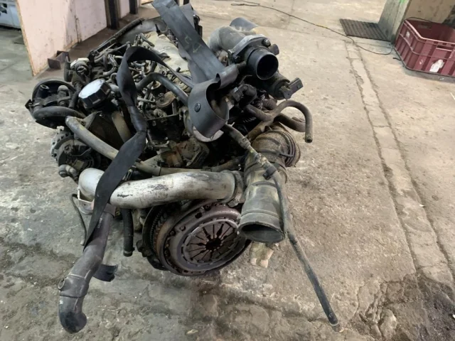 Двигатель для Nissan Primera P12 Хэтчбек 2002-2008 на фотографиях