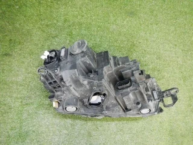 Фара левая для Skoda Rapid II 2020+ на фотографиях