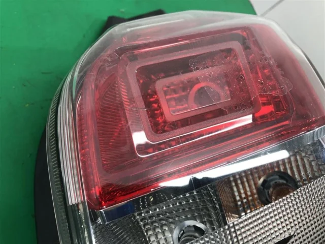 Фонарь правый для Subaru Forester SJ 2013-2016 на фотографиях