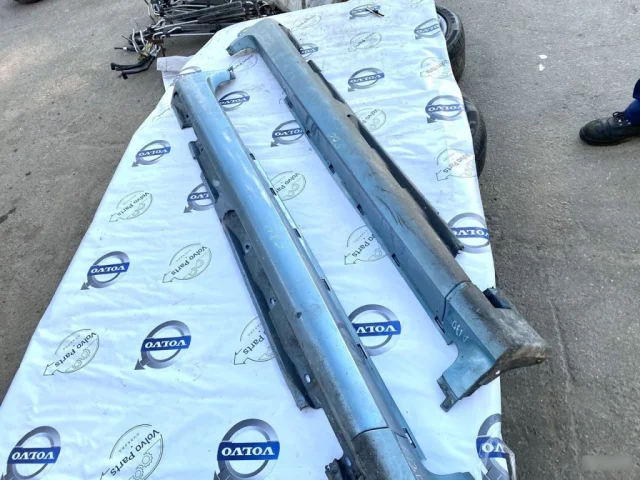 Накладка порога левая для Volvo C30 MK 2006-2013 на фотографиях