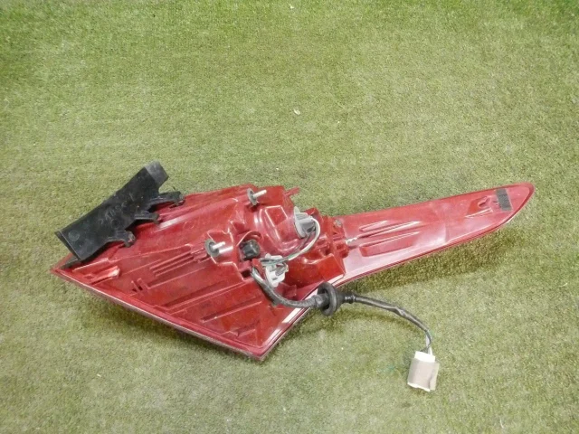 Фонарь внешний левый для Hyundai Solaris 2 (2017-2022) на фотографиях