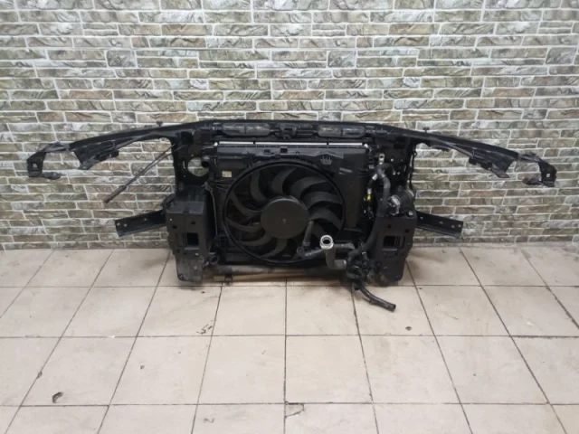 Панель радиатора (телевизор) для Mercedes-Benz GL class X166 2012-2016 на фотографиях