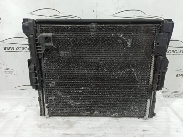 Радиатор охлаждения ДВС для BMW X3 Е83 2003-2010 на фотографиях
