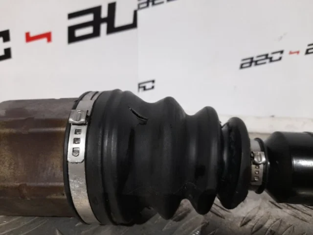 Привод передний правый для Volkswagen Passat (B6, Typ 3C) 2005-2010 на фотографиях