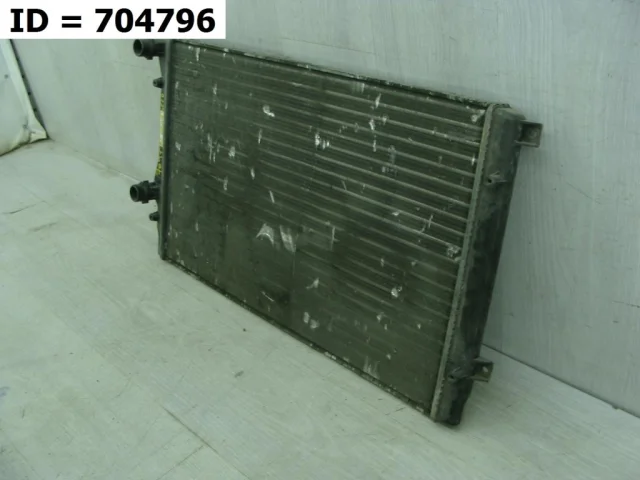 Радиатор охлаждения ДВС для Volkswagen Golf VI (5K) 2008-2012 на фотографиях