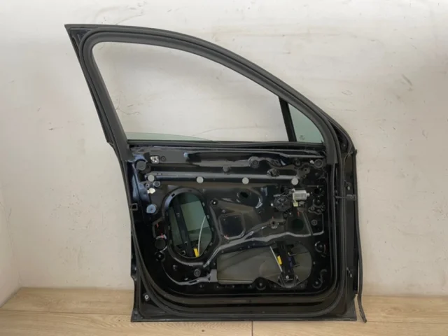 Накладка на дверь передняя левая для Audi Q7 4M 2015+ на фотографиях