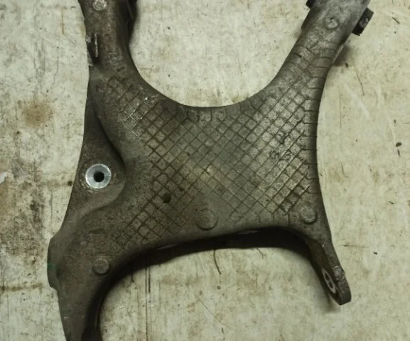 Качающийся рычаг правый для BMW X6 Ф16 F16 2014-2019 на фотографиях