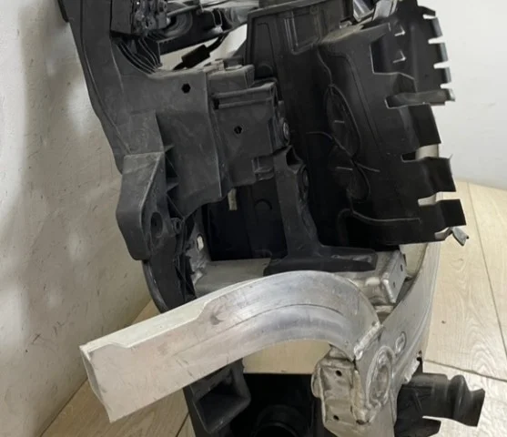 Кассета радиаторов для Audi Q7 4M 2015+ на фотографиях