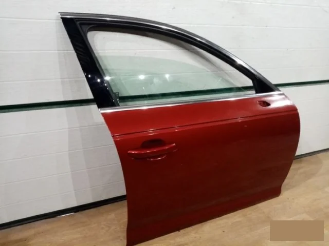 Дверь передняя правая для Audi A4 B9 2015+ на фотографиях