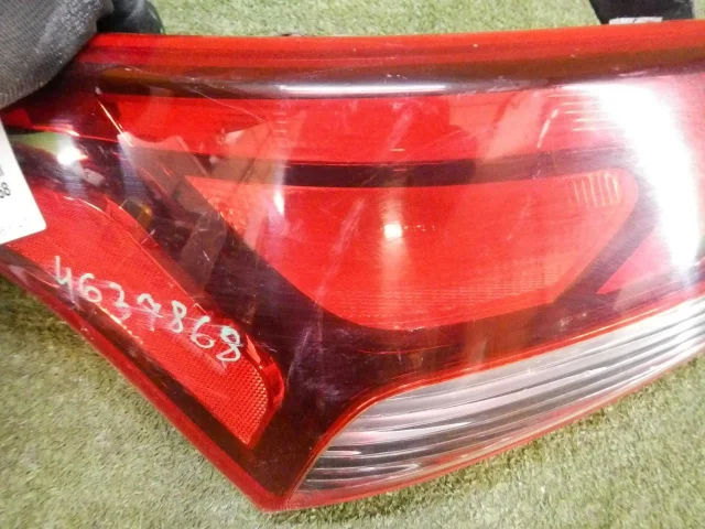 Фонарь внешний левый для Hyundai Solaris 2 (2017-2022) на фотографиях