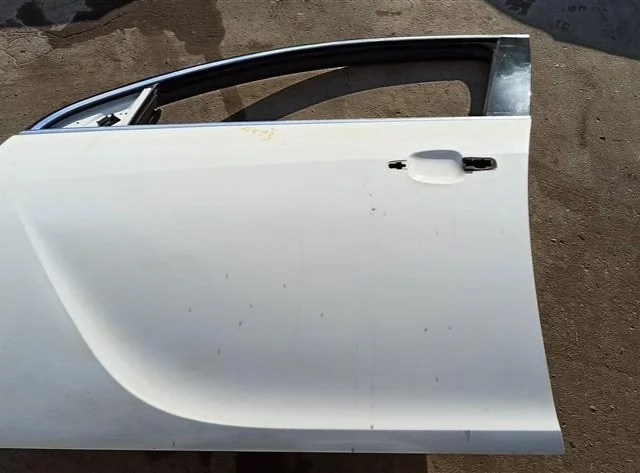 Двери для Opel Insignia Универсал A 2008-2017 на фотографиях