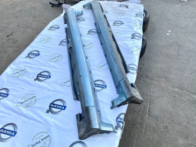 Накладка порога левая для Volvo C30 MK 2006-2013 на фотографиях