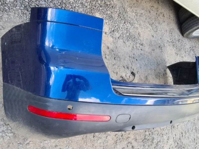 Накладка заднего бампера для Volkswagen Touareg I (7L) 2002-2010 на фотографиях