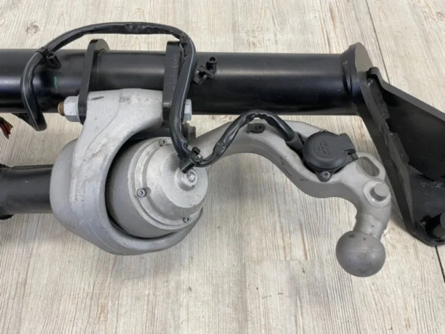 Фаркоп для Volkswagen Touareg III (CR) 2018+ на фотографиях