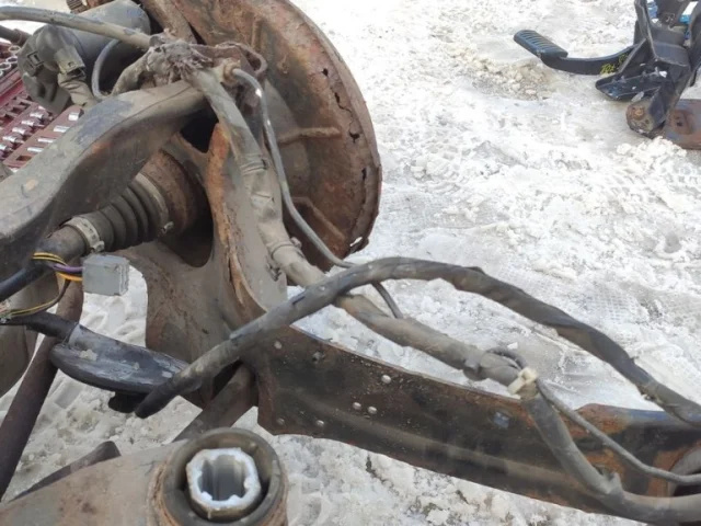 Рычаг продольный задний левый для Volvo XC70 BZ 2007-2016 на фотографиях