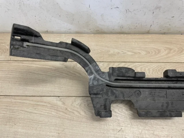 Абсорбер переднего бампера для Audi Q7 4M 2015+ на фотографиях