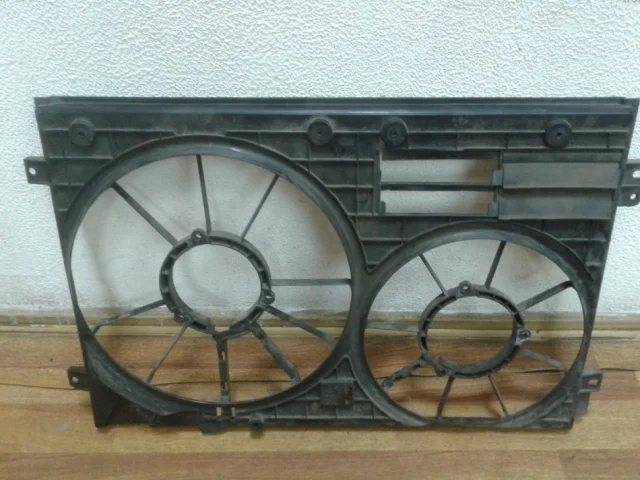 Диффузор вентиляторов для Volkswagen Golf VI (5K) 2008-2012 на фотографиях