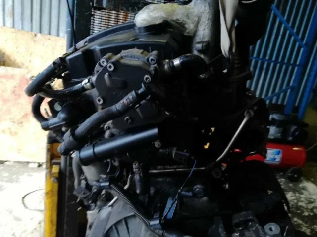 Двигатель для Volkswagen Passat Variant (B3, Typ 35i) 1988-1993 на фотографиях