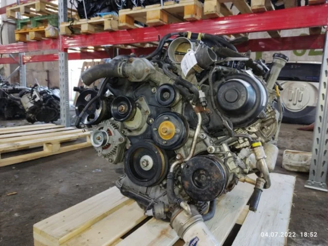 Двигатель для Toyota Land Cruiser 100 1998-2007 на фотографиях