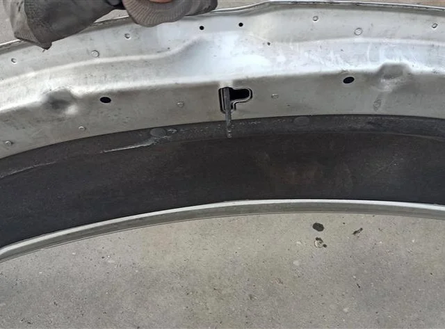 Капот для Opel Zafira B 2005-2015 на фотографиях