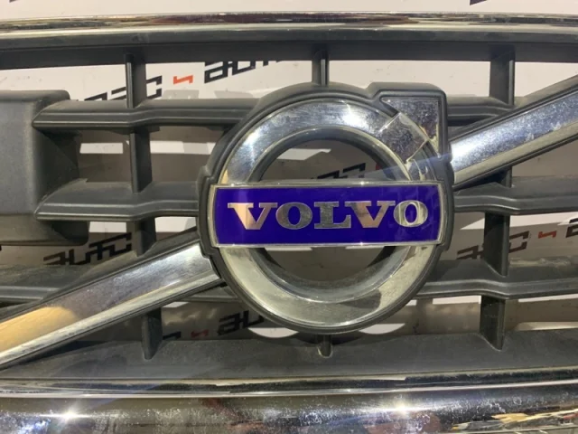 Решетка радиатора для Volvo S60 FS II 2010-2013 на фотографиях