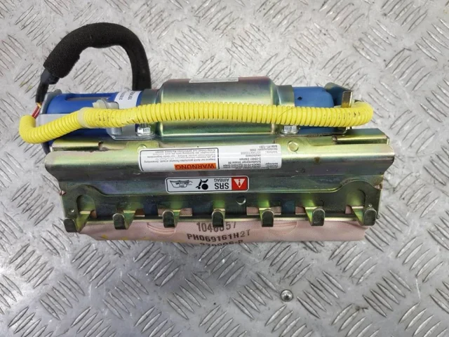 Подушка безопасности пассажира для Honda CR-V RE 2006-2009 на фотографиях