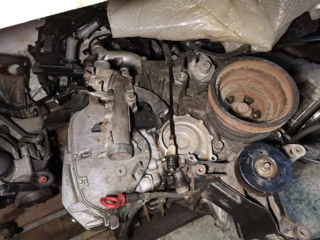 Двигатель без навесного для Mercedes-Benz CLK class C208 1997-2002 на фотографиях