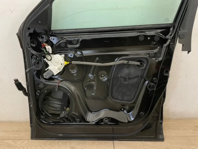 Дверь передняя правая для Audi Q3 8U 2011-2019 на фотографиях