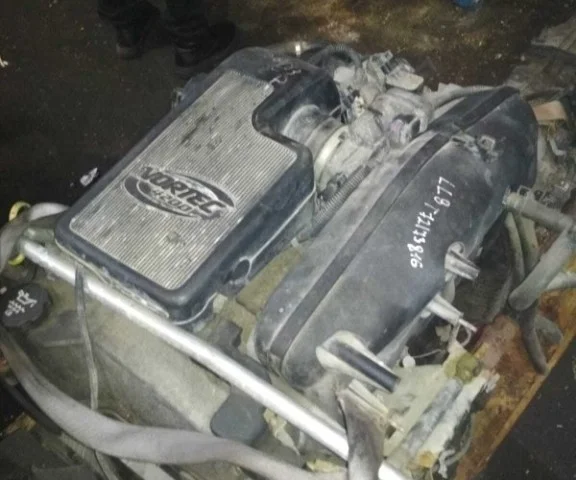 Двигатель без навесного для Chevrolet TrailBlazer GMT360 2001-2010 на фотографиях