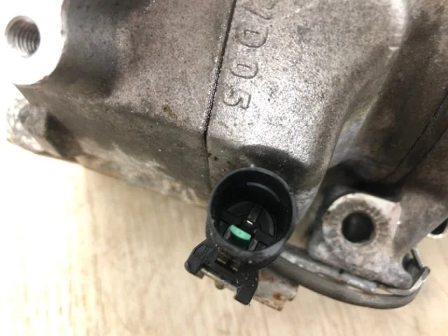 Компрессор кондиционера для Mitsubishi Pajero Sport KH0 2008-2013 на фотографиях