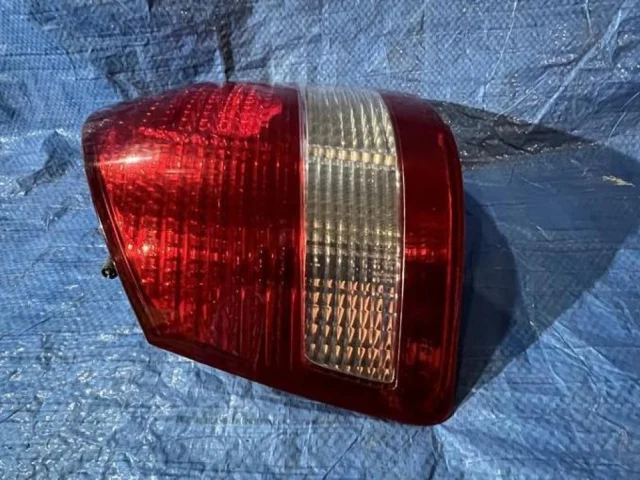 Фонарь правый для Toyota Alphard H10 2002-2008 на фотографиях
