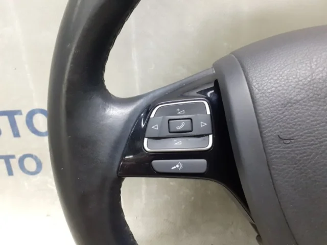 Подушка безопасности водителя для Volkswagen Touareg II (7P5) 2010-2014 на фотографиях