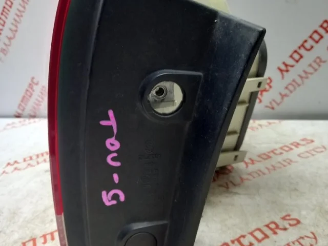 Фонарь внешний левый для Volkswagen Touareg I (7L) 2002-2010 на фотографиях