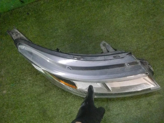 Фара правая для Ford Explorer U502 rest 2014-2019 на фотографиях