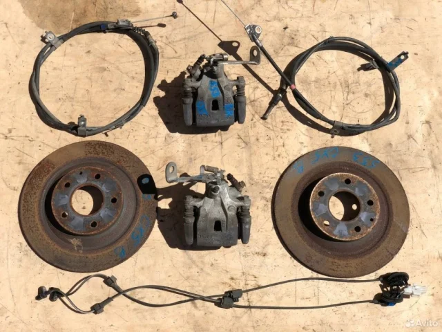 Суппорт задний левый для Mazda CX 5 KE 2011-2017 на фотографиях