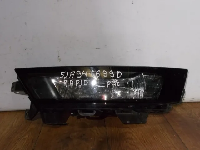 Противотуманка (ПТФ) передняя левая для Skoda Rapid I NH3 2012-2017 на фотографиях