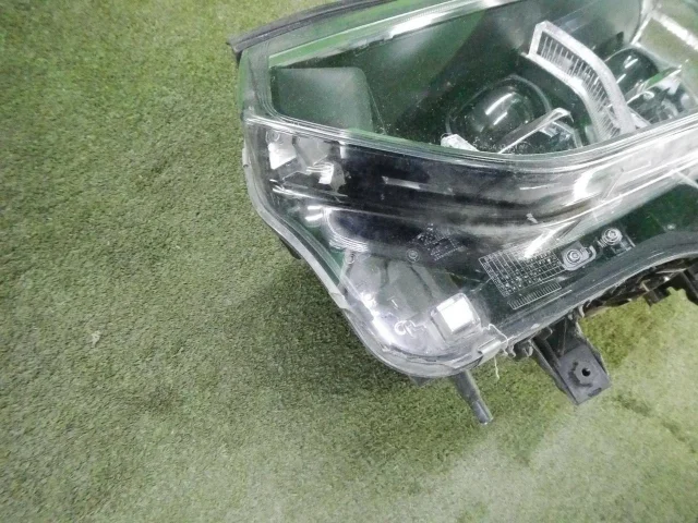 Фара левая для BMW X3 G01 2017-2023 на фотографиях