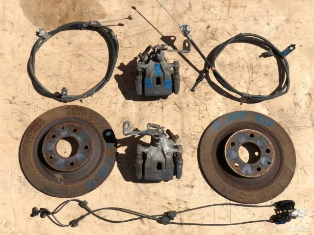 Суппорт задний левый для Mazda CX 5 KE 2011-2017 на фотографиях