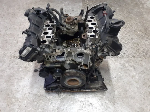 Двигатель без навесного для Audi Q7 4M 2015+ на фотографиях