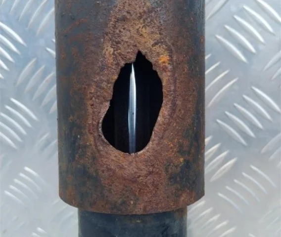 Амортизатор задний правый для Toyota Land Cruiser 100 1998-2007 на фотографиях