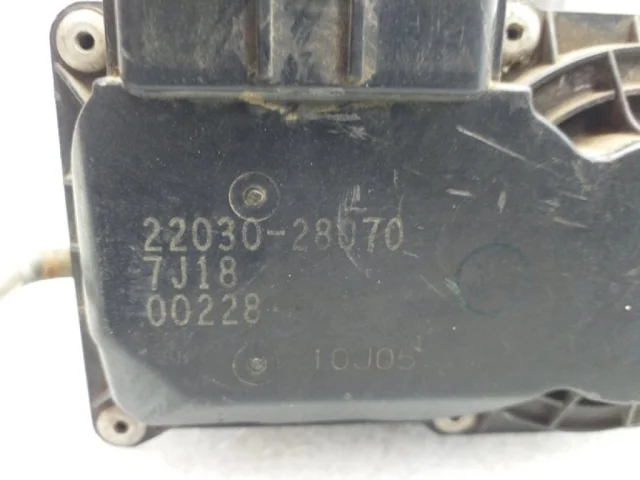 Дроссельная заслонка для Toyota RAV4 XA30 2005-2012 на фотографиях
