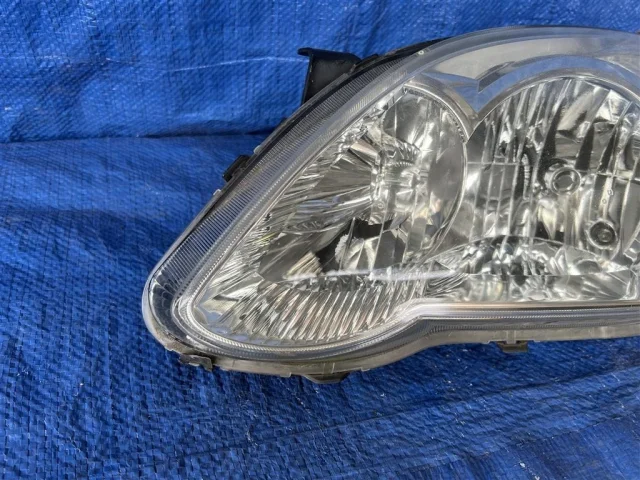 Бампер для Toyota Corolla E120/E130 Хэтчбек 2001-2007 на фотографиях