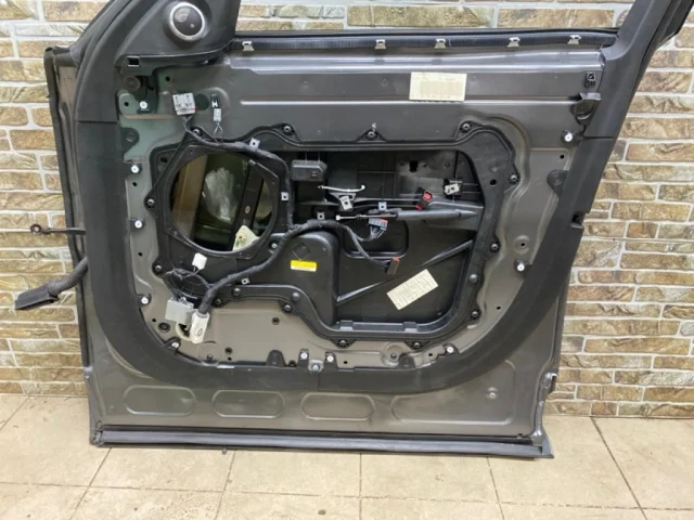 Дверь передняя правая для Land Rover Range Rover Sport L494 2013-2017 на фотографиях