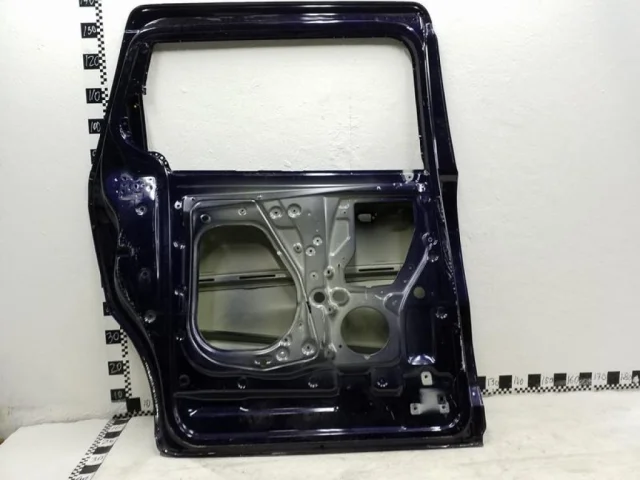 Двери для Kia Carnival 4 KA4 2020+ на фотографиях