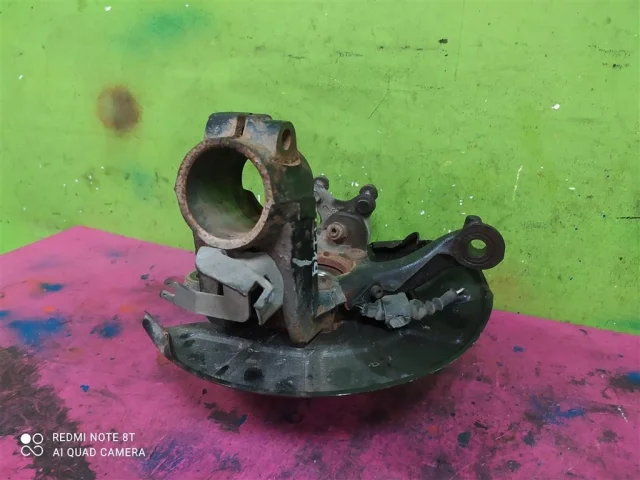 Кулак поворотный левый для Volkswagen Jetta 6 2010-2019 на фотографиях