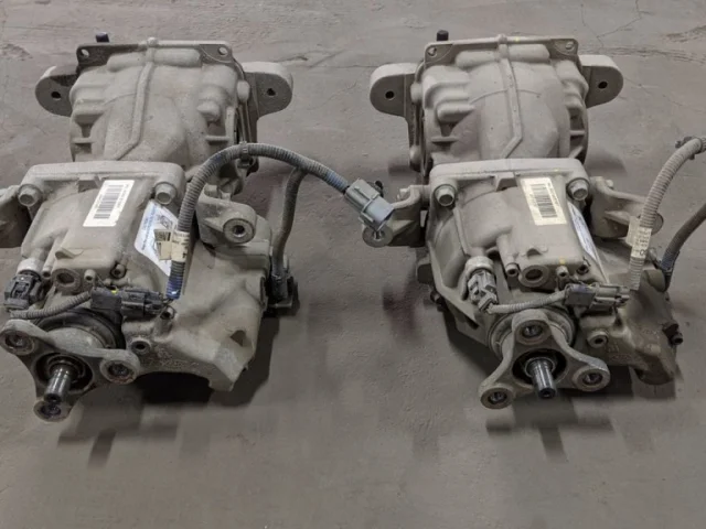 Бортовой редуктор задний левый для Kia Sorento 3 PRIME UM 2015-2020 на фотографиях