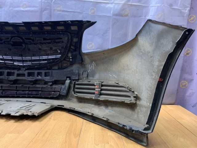 Бампер передний для Opel Insignia Универсал A 2008-2017 на фотографиях