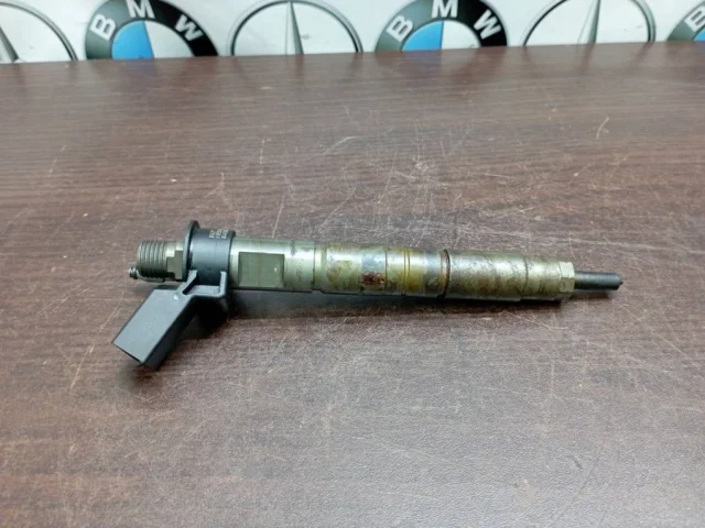 Форсунка топливная для BMW 3er Е90 2005-2011 на фотографиях