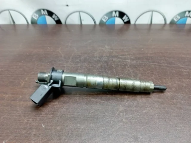 Форсунка топливная для BMW 3er Е90 2005-2011 на фотографиях